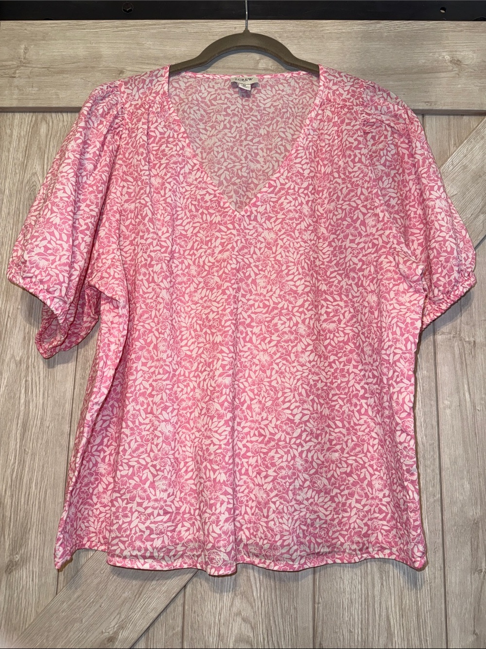I.Crew Pink Floral V-Neck Women’s Top